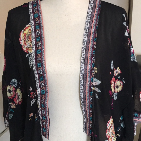Floral Kimono Top - Picture 4 of 4